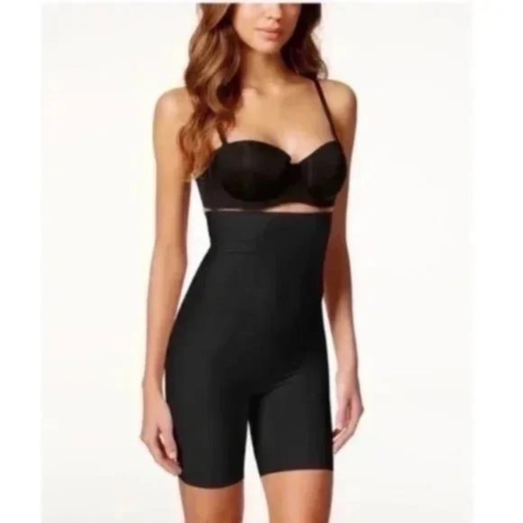 NWOT SPANX OnCore Mid-Thigh High Waisted Shorts in Very Black Size Medium - Picture 3 of 11